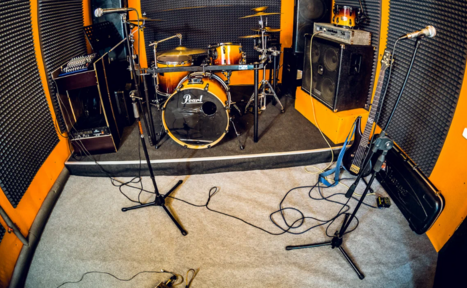 Арендовать Оборудованная репетиционная база