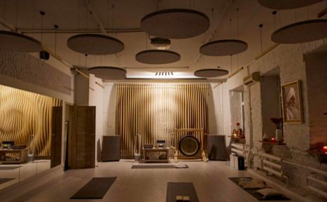 Арендовать White Yoga. Светлый зал 65 кв.м.