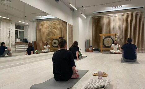 Арендовать White Yoga. Светлый зал 65 кв.м.