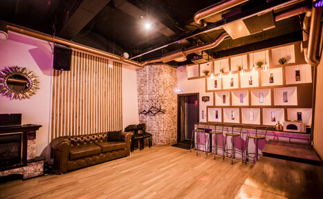 Арендовать Стильный лофт с большим экраном и лазерной анимацией 