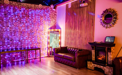 Арендовать Стильный лофт с большим экраном и лазерной анимацией 