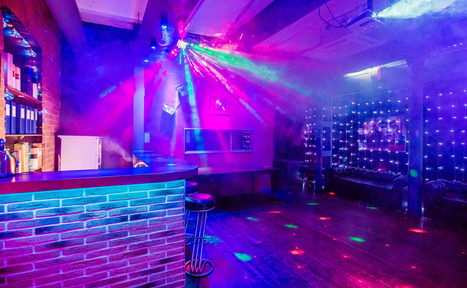 Арендовать Клубный лофт на набережной в центре Москвы