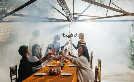 Арендовать Антуражная площадка в стиле «Таинственный сад» 