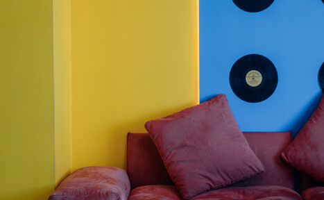 Арендовать Зал Караоке. Яркое пространство в стиле pop-art