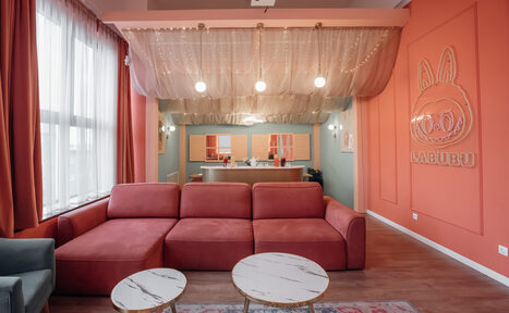 Арендовать Лабубу. Лофт в розово-лазурном цвете