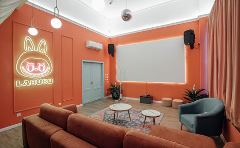 Арендовать Лабубу. Лофт в розово-лазурном цвете