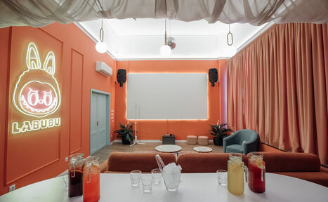 Арендовать Лабубу. Лофт в розово-лазурном цвете