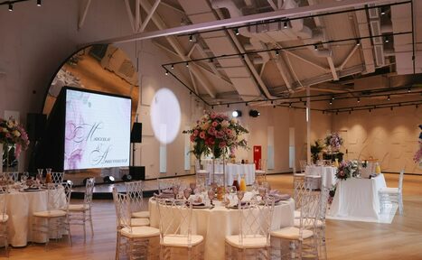 Арендовать Выставка. Просторный лофт в светлых тонах