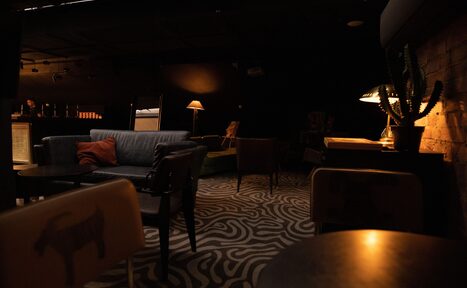 Арендовать Парадная. Пространство на мансардном этаже