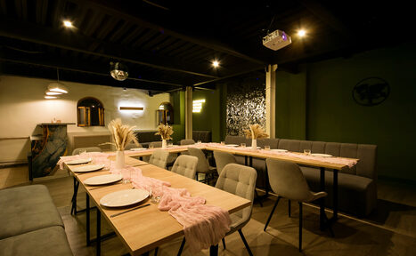 Арендовать Maybe Loft(Может быть Лофт). Зал Olive(Оливка)