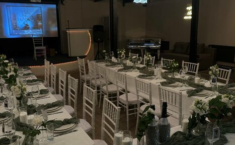 Арендовать Moment(Момент). Просторный зал со светомузыкой и караоке