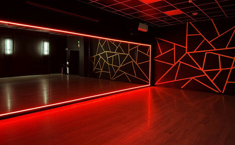 Арендовать Зал №6 “Черное золото” - Танцевально-концертный зал 90 кв.м.