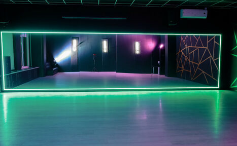 Арендовать Зал №6 “Черное золото” - Танцевально-концертный зал 90 кв.м.