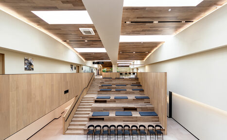 Арендовать Коворкинг «Телеграф». Стильный конференц-зал