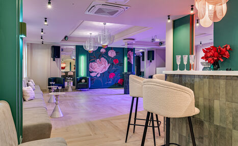 Арендовать Лофт Флоу - цветочный зал в классическом стиле