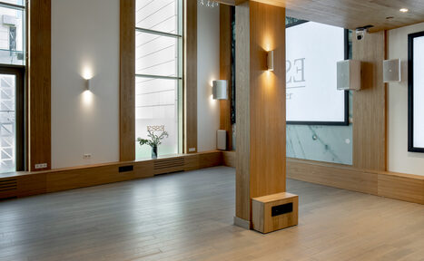 Арендовать ESSE Центр. Светлое двухуровневое пространство