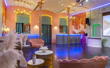 Арендовать Лофт Мемфис. Зал в итальянском стиле