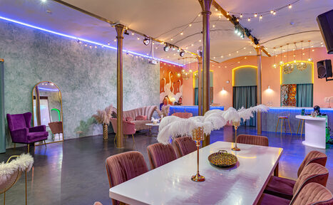 Арендовать Лофт Мемфис. Зал в итальянском стиле