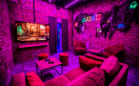 Арендовать Дизайнерский лофт с неоном