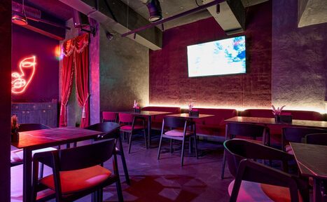 Арендовать Гримёрка. Стильный караоке-зал