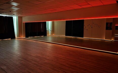 Арендовать Зал №7 “Куба” - Стильный танцевальный зал 80 кв.м.