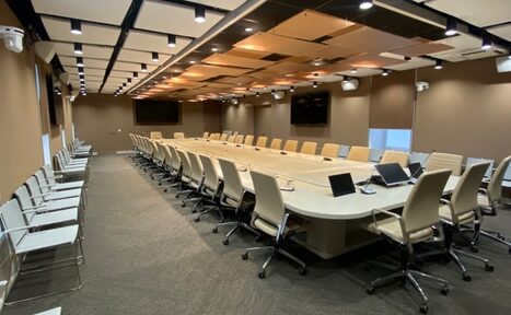 Арендовать Премиальный зал заседаний в Институте Экономической Политики