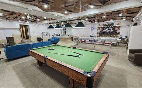 Арендовать Караоке-лофт с бильярдом