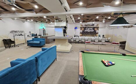Арендовать Караоке-лофт с бильярдом