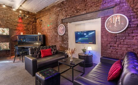 Арендовать Исторический лофт эпохи Российской Империи с летней верандой