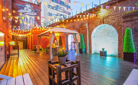 Арендовать Исторический лофт эпохи Российской Империи с летней верандой