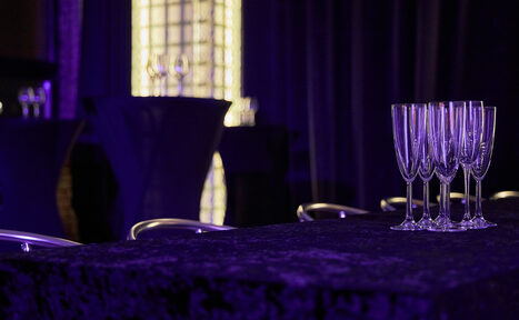 Арендовать Большой стильный лофт с панорамными окнами