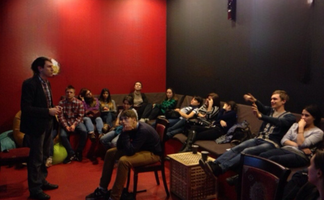 Арендовать Кинокомната в анти-кафе