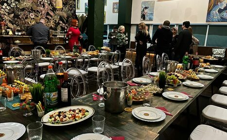 Арендовать Лофт для вечеринок с коктейльным баром 