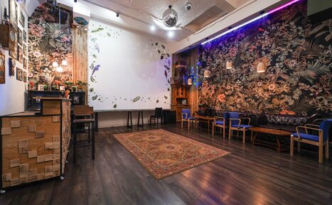 Арендовать Лофт для вечеринок с коктейльным баром 