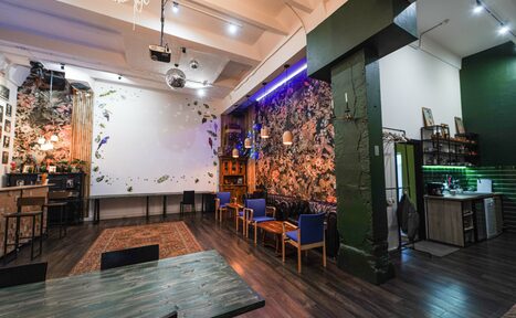 Арендовать Лофт для вечеринок с коктейльным баром 