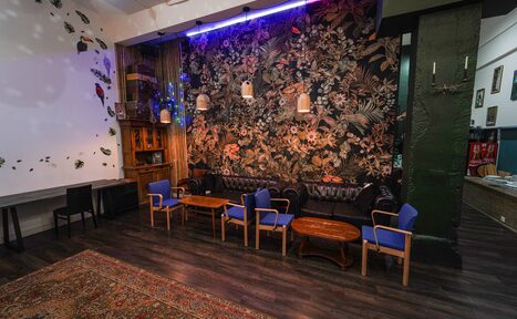 Арендовать Лофт для вечеринок с коктейльным баром 