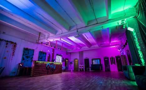 Арендовать Only You. Белый лофт с верандой