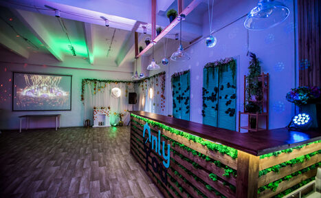 Арендовать Only You. Белый лофт с верандой