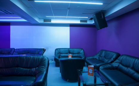 Арендовать F-Lounge Лофт с кальянами и диванами