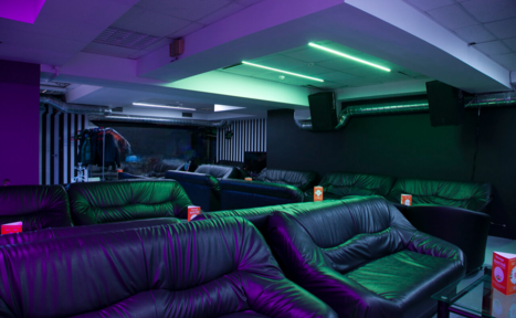 Арендовать F-Lounge Лофт с кальянами и диванами