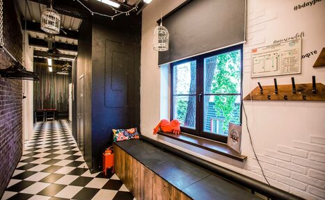 Арендовать Лофт Комод. Уютный лофт со сценой, караоке и барбекю