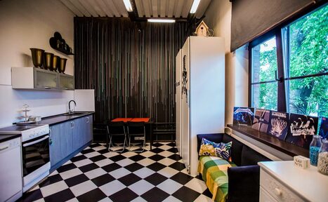 Арендовать Лофт Комод. Уютный лофт со сценой, караоке и барбекю