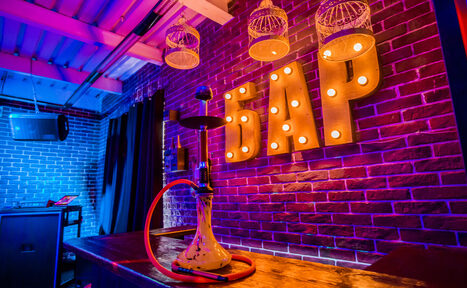 Арендовать Лофт Комод. Уютный лофт со сценой, караоке и барбекю