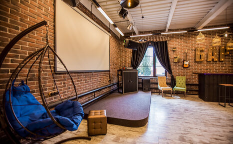 Арендовать Лофт Комод. Уютный лофт со сценой, караоке и барбекю