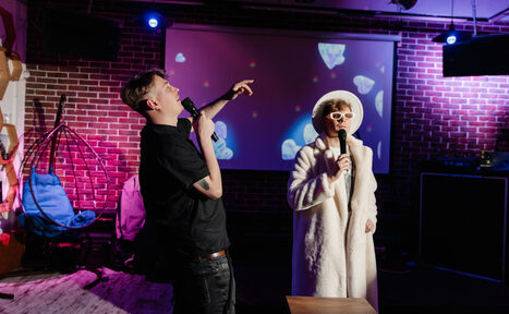 Арендовать Лофт Комод. Уютный лофт со сценой, караоке и барбекю