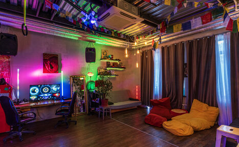 Арендовать Лофт-апартаменты с кухней и душем 