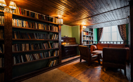 Арендовать Двухэтажный зал в английском стиле