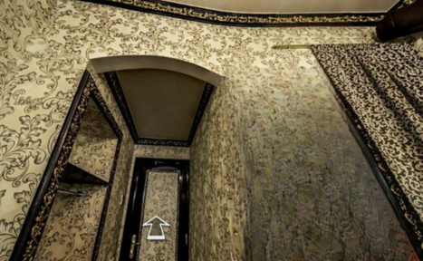 Арендовать ДОУТРА.RU Комната для встреч с яркими креслами