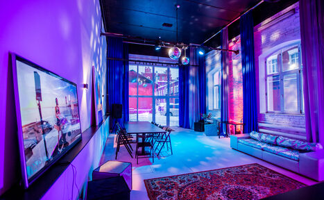 Арендовать Дизайнерский особняк с панорамным остеклением