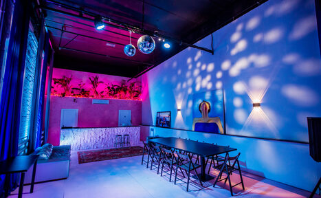 Арендовать Дизайнерский особняк с панорамным остеклением